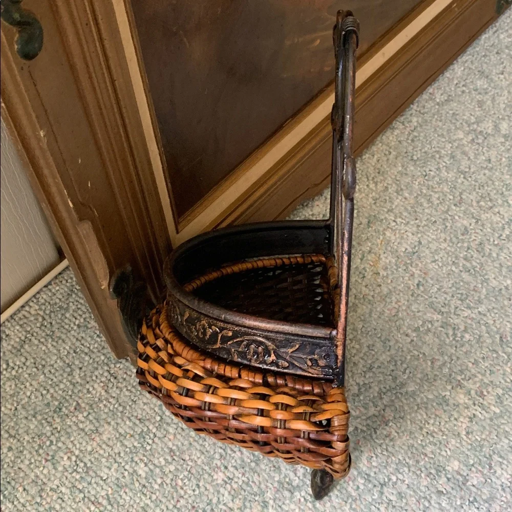 Wicker & Wrought Iron Decorative Wall Pocket. Tuscan Cottagecor Planter Patio